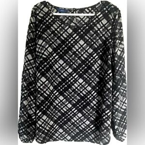 Apt 9 Black & Gray Blouse with Diagonal Pattern. Excellent condition. Size XL